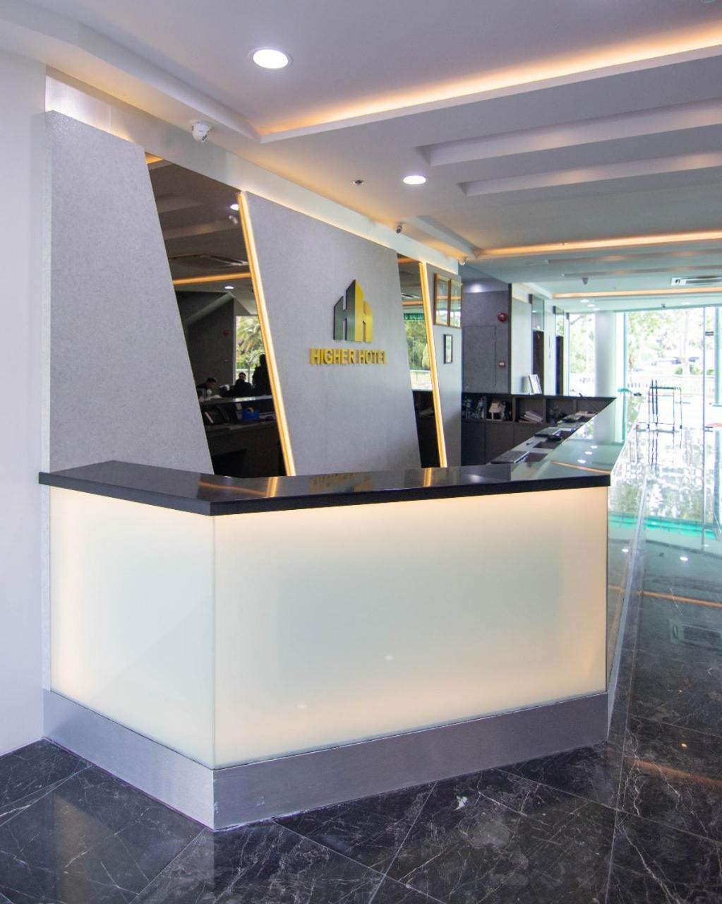Higher Hotel Bandar Seri Begawan Exterior photo