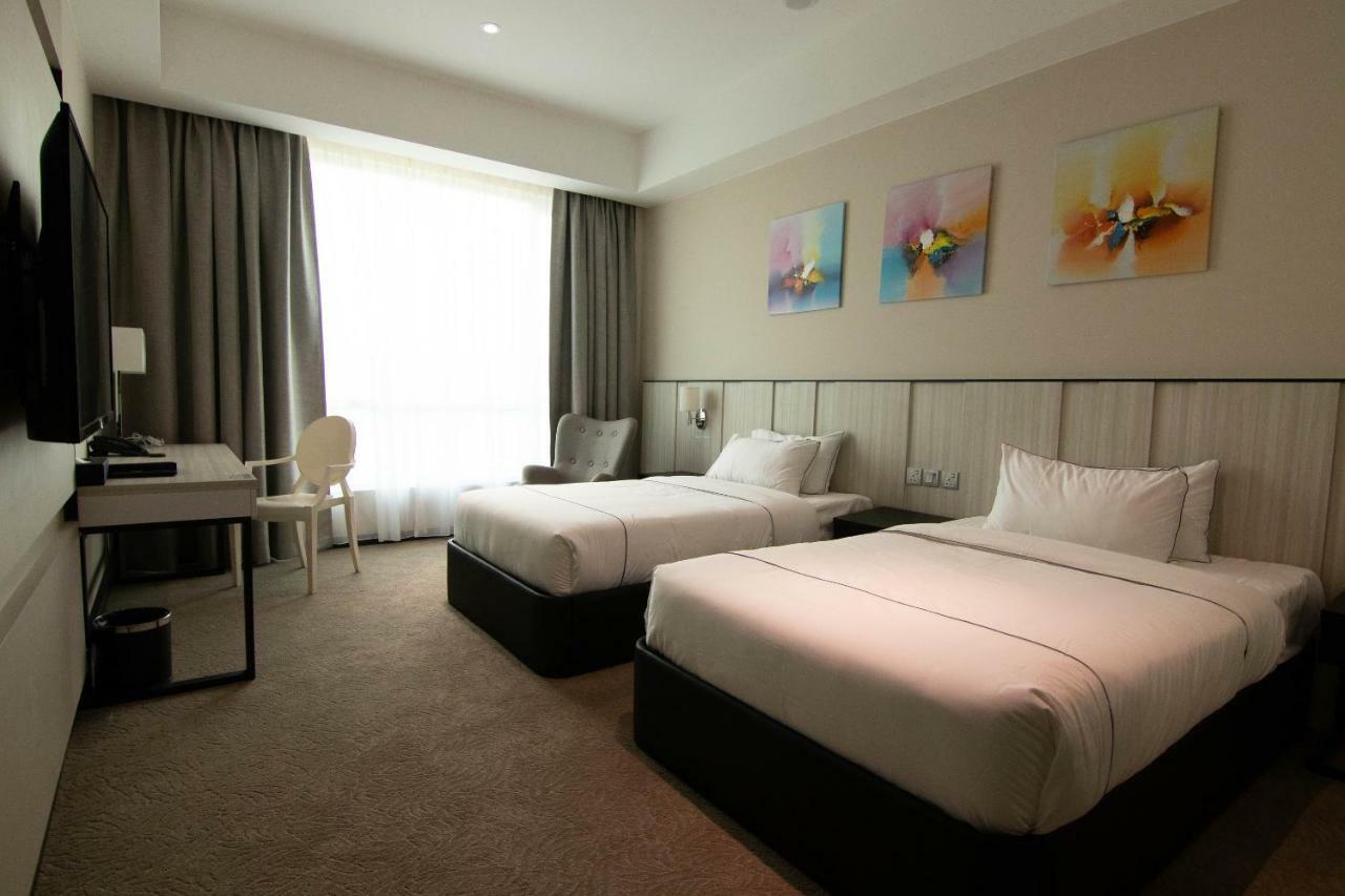 Higher Hotel Bandar Seri Begawan Exterior photo